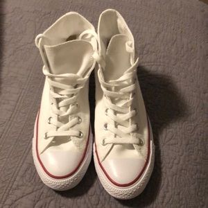 Women’s white high top converse size 8.